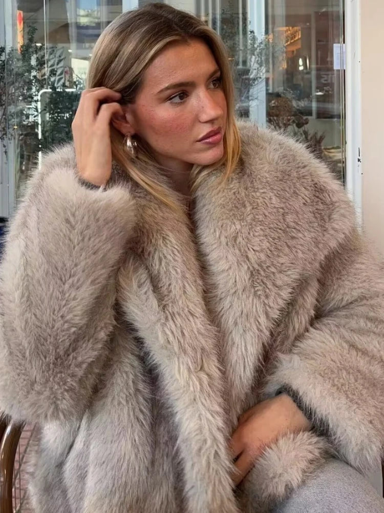 Mary | Luxurious Faux Fur Coat